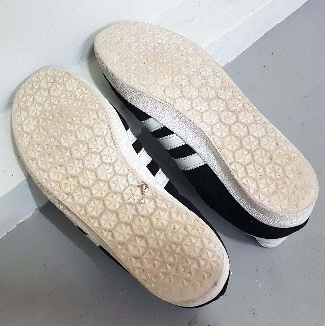 ADIDAS Gazelle Model US 8.5 UK 8 EUR 42 Adidas Designer Sneakers MOD Look Black Suede Original Gym Workout Yuppie Lifestyle Cult Streetwear Fashion Pop Culture Sports Gear Happy Feet Skateboard Surf