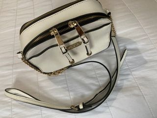 (Category: ) located in . Submitted by jcdpreloved (Listing ID 1297121380, Image 1). Description: .