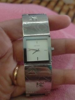 AUTHENTIC DKNY LADIES WATCH 6 INCHES WRIST