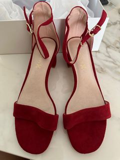 (Category: ) located in . Submitted by wardrobeupdaterx (Listing ID 1297091134, Image 1). Description: .
