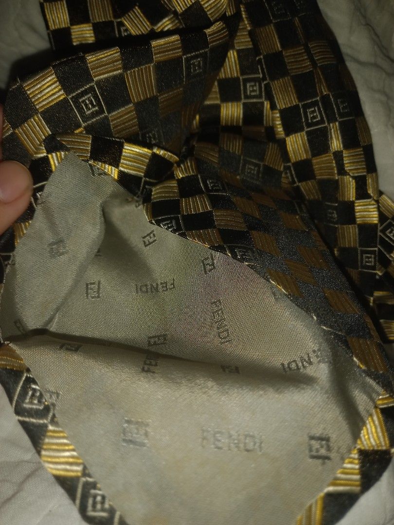 Fendî Necktie (Category: Luxury Bags & Wallets) located in Tuguegarao City. Submitted by preloved_japan_items (Listing ID 1297209679, Image 3). Description: fendi necktie for men with minimal stain.