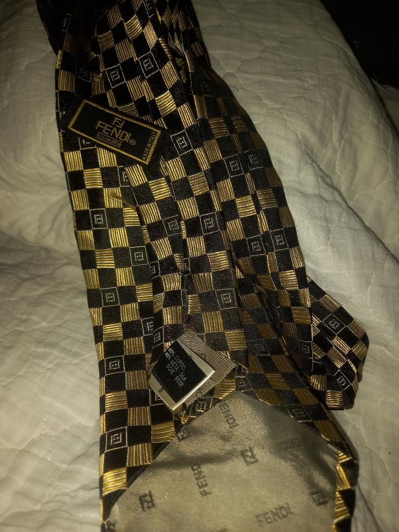 Fendî Necktie (Category: Luxury Bags & Wallets) located in Tuguegarao City. Submitted by preloved_japan_items (Listing ID 1297209679, Image 1). Description: fendi necktie for men with minimal stain.