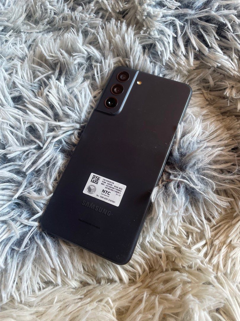 Galaxy S21 FE 5g 128gb 8g ram (Category: Samsung) located in San Juan City. Submitted by tanexsulla42 (Listing ID 1297076715, Image 2). Description: We accept trade in Credit card / Home Credit Shipping Meet ups / Delivery Fb page: Ashley & Lyn.