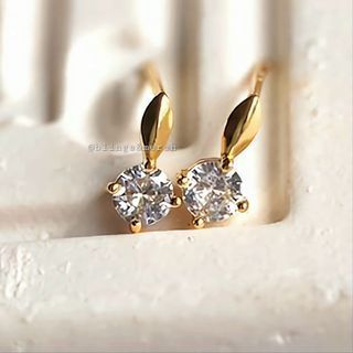 Gold Rice Stud Earrings / 18k Rice Moissanite Earrings
