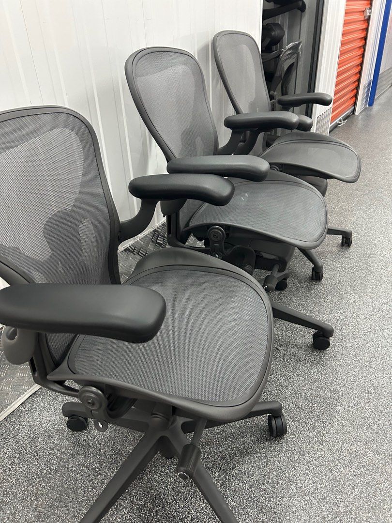Herman Miller Aeron Chair Remastered Size B w Headrest