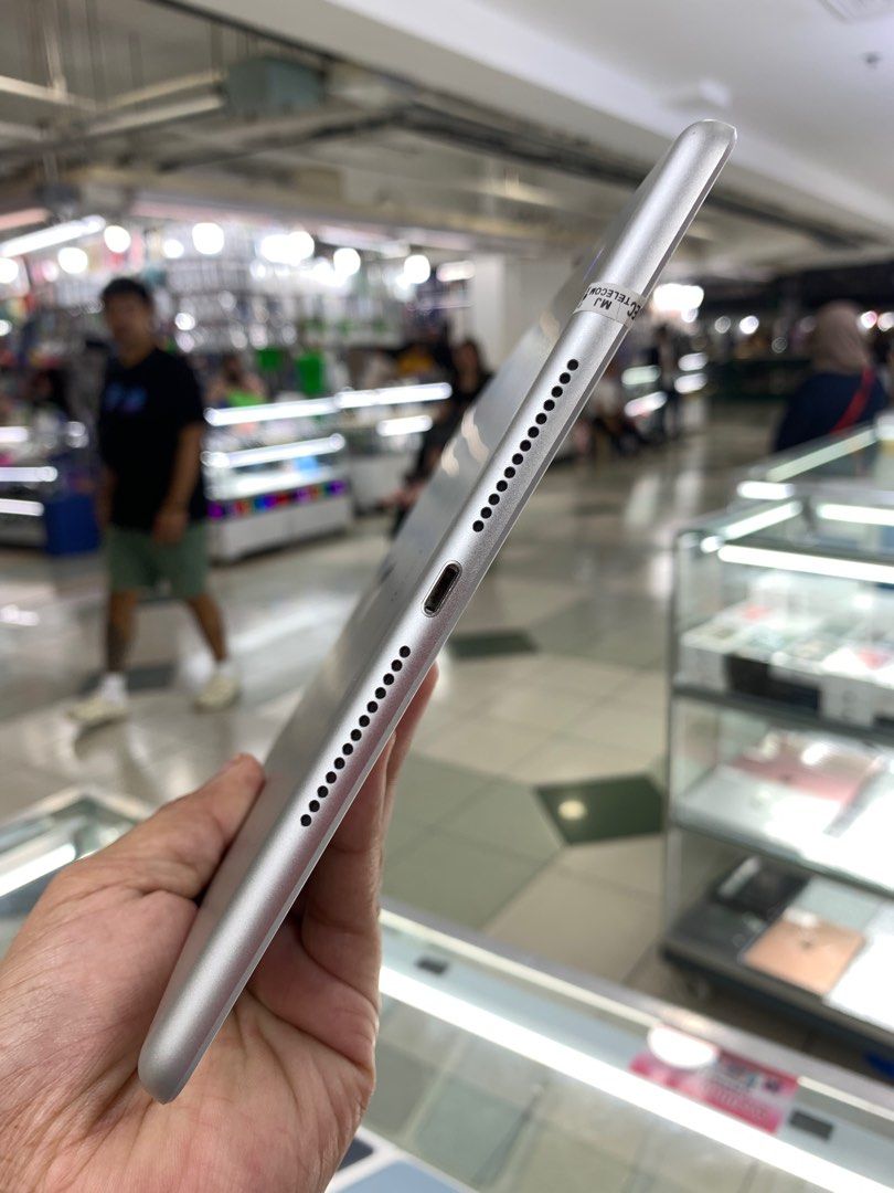 iPad 6th gen. 128gb wifi + cellular (Category: iPad) located in Manila. Submitted by arzillah (Listing ID 1297213016, Image 3). Description: iPad 6th Gen. 128gb Wifi + cellular any sim Slightly use No dents No scratches No issues All working Open for COD/COP + SF Manila area (sameday delivery) Province area (via LBC) required DP to avoid cancellations Physical store: Greenhills Shopping Center, 2ndfloor, stall#: Ai 7 Contact#: 09482217224 Page: A