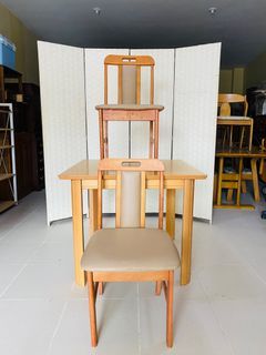 JAPAN SURPLUS FURNITURE 2 SEATERS DINING SET   SIZE 17.5L x 18W x 16H  15.5"SANDALAN HEIGHT (CHAIRS) 33.5L x 33.5W x 28H (TABLE)  (AS-IS ITEM) IN GOOD CONDITION