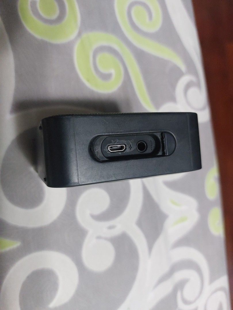 JBL GO 2 SPEAKER (Category: Soundbars, Speakers & Amplifiers) located in Quezon City. Submitted by depolarize (Listing ID 1297210995, Image 3). Description: Actual Pictures posted. Unit only Nawala ko yung takip sa gilid pero otherwise no issues with playing the device.