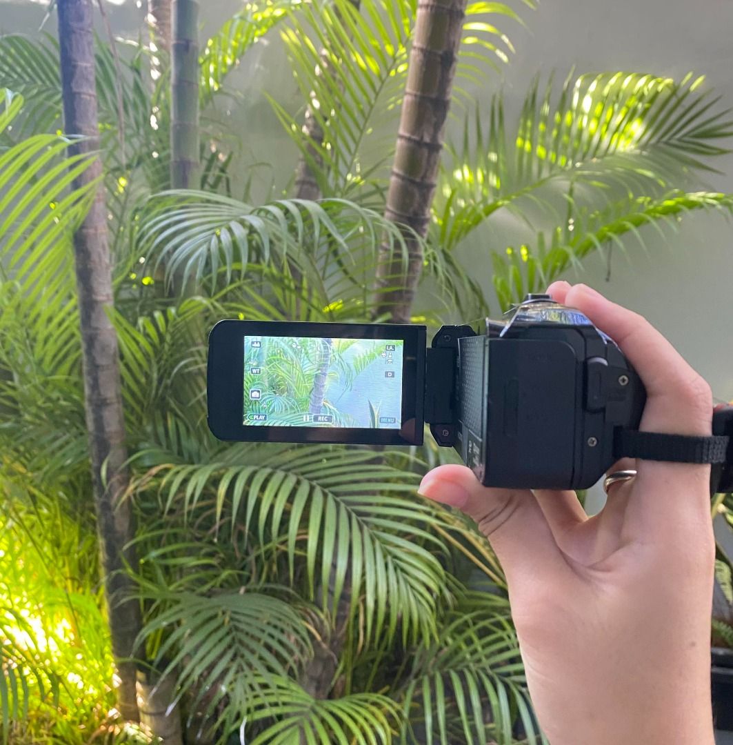 JVC Everio GZ-R30, Photography, Video Cameras on Carousell