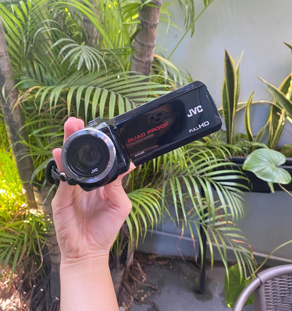JVC Everio GZ-R30, Photography, Video Cameras on Carousell