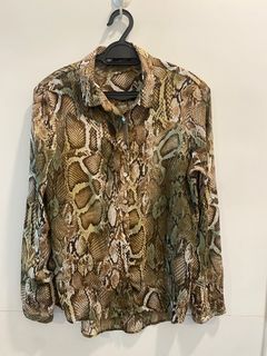 (Category: ) located in . Submitted by hj_thrifting (Listing ID 1297131802, Image 1). Description: .