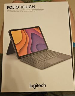 Logitech Folio Touch ipad keyboard trackpad