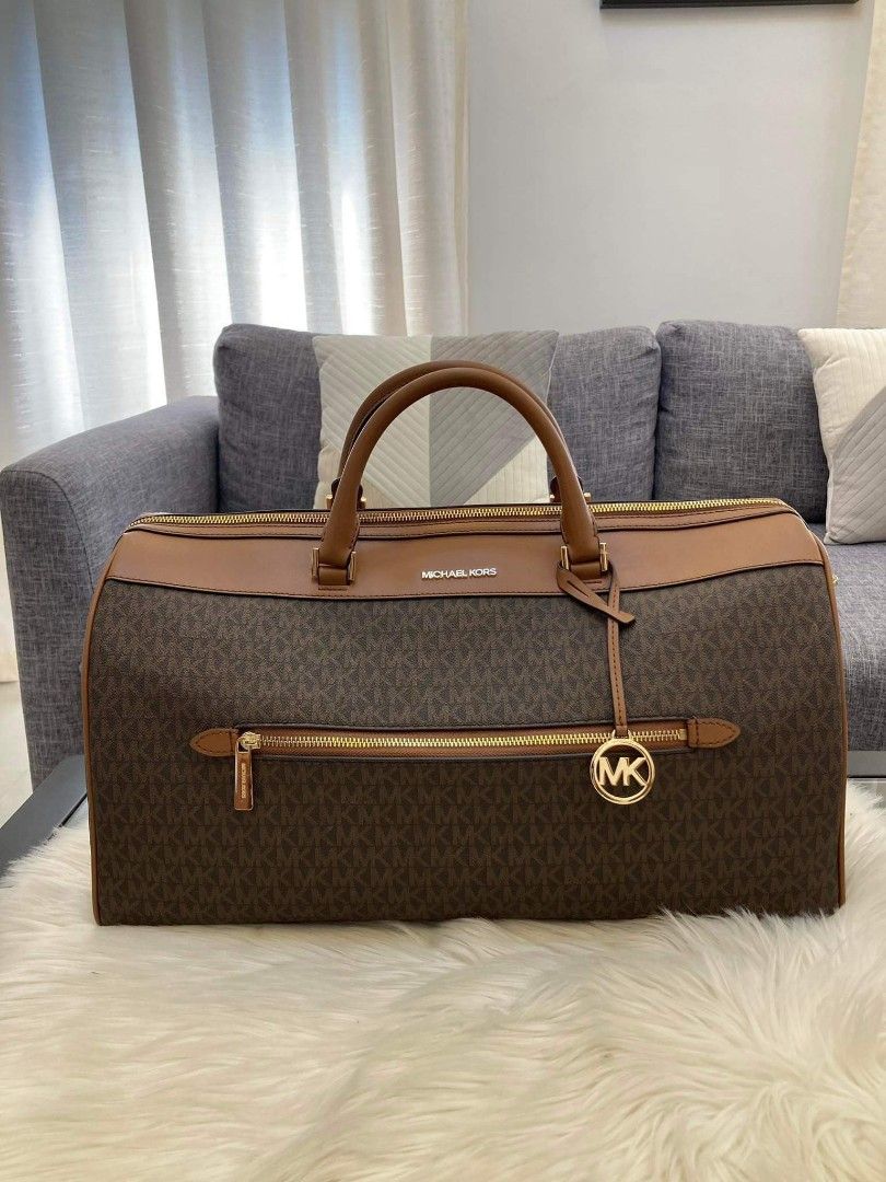 MK Weekender Duffle Bag (Category: Luxury Bags & Wallets) located in Mabalacat. Submitted by maiyasluxurybagshoppe (Listing ID 1297104988, Image 3). Description: .