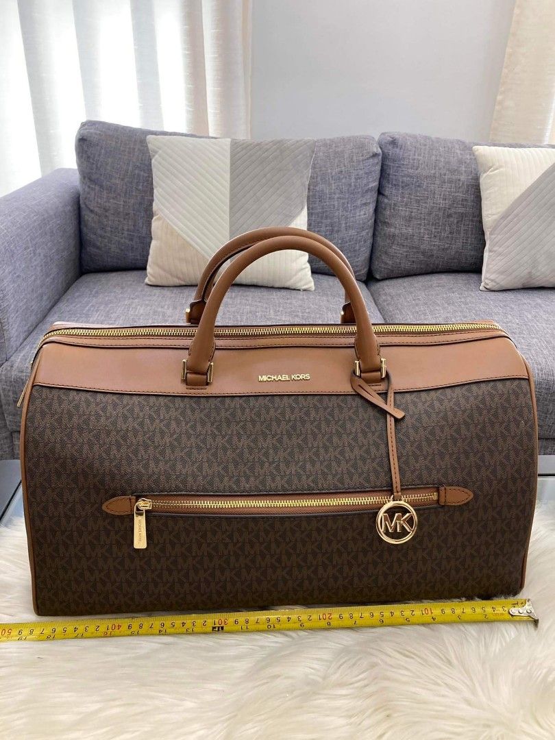 MK Weekender Duffle Bag (Category: Luxury Bags & Wallets) located in Mabalacat. Submitted by maiyasluxurybagshoppe (Listing ID 1297104988, Image 2). Description: .