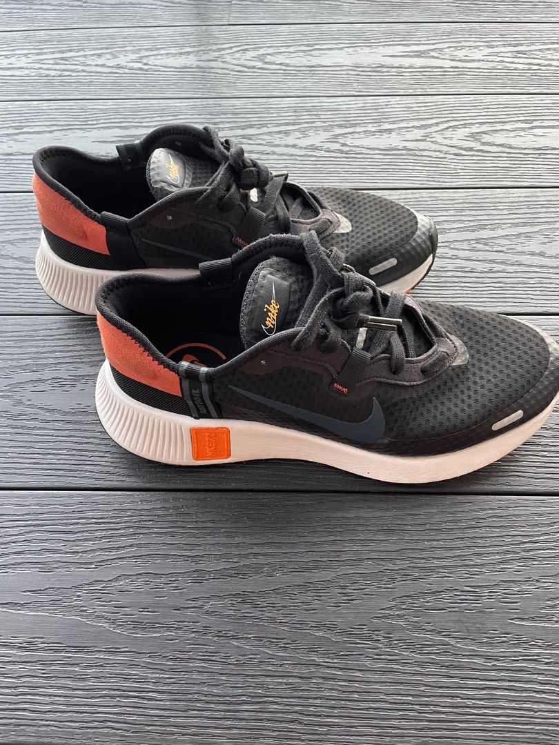 Nike reposto black shop