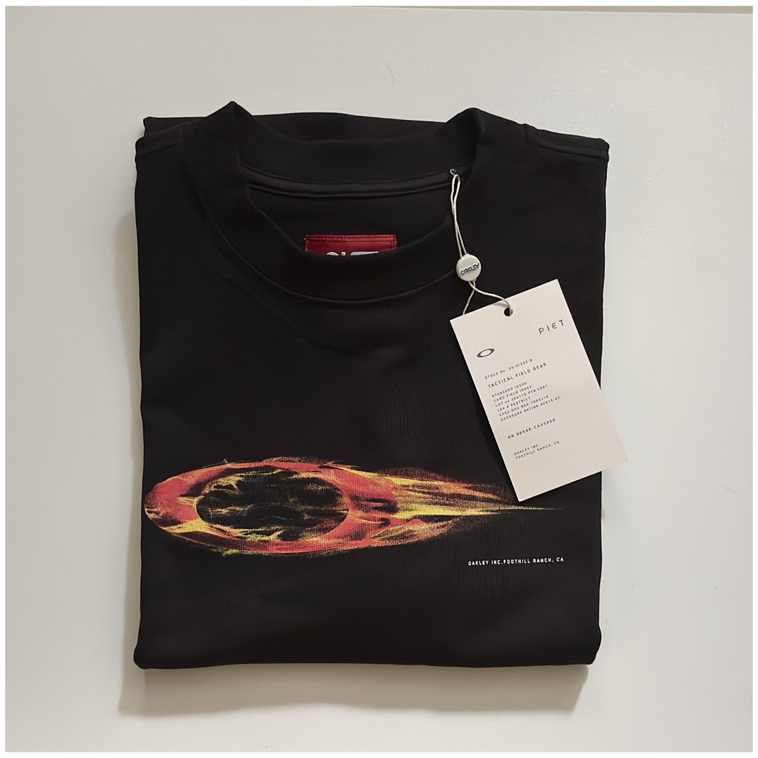 Oakley - piet oakley Software Flame T-Shirt Sの通販 by ゆーさん shop｜オークリーならラクマ -  Tシャツ/カットソー(半袖/袖なし)