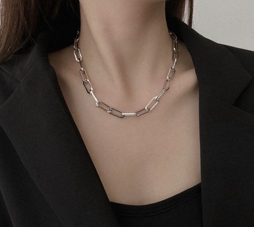 Rectangular Chained Necklace （分類：珠寶）位於 Hong Kong。 由 cubanlinkcentral 提交（商品編號 1297110213，圖片 1）。簡介： $59 for 1 $100 for 2 sizes available 40+5 cm 45+5 cm 50+5 cm 55+5 cm 60+5 cm。