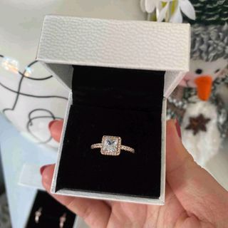 Rosegold square stone ring in Rosegold Pandora newest