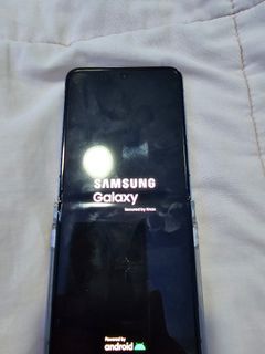 Samsung Galaxy Flip 4