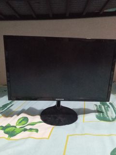 Samsung S19F30HNE monitor