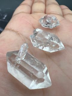 （分類：）位於 。 由 pyxiscrystal 提交（商品編號 1297127061，圖片 1）。簡介： 。