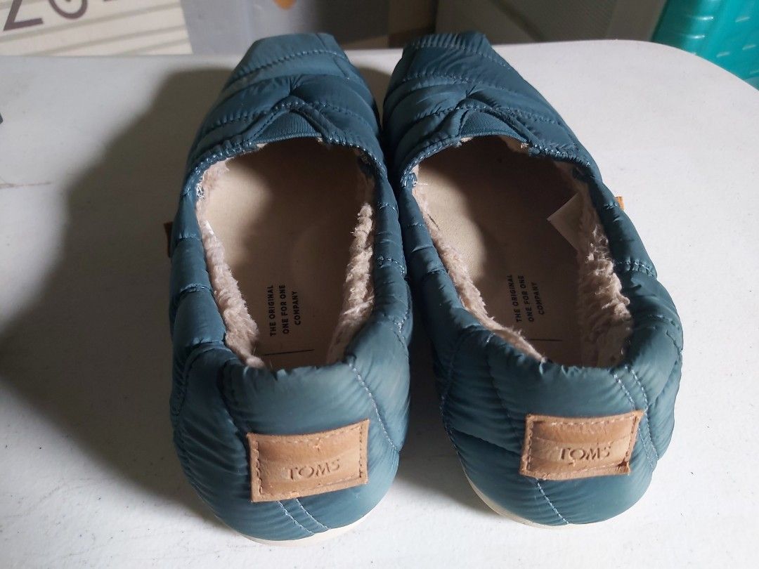 Shoes Toms Size 8 women 7 men Men s Fashion Footwear Casual Shoes on Carousell