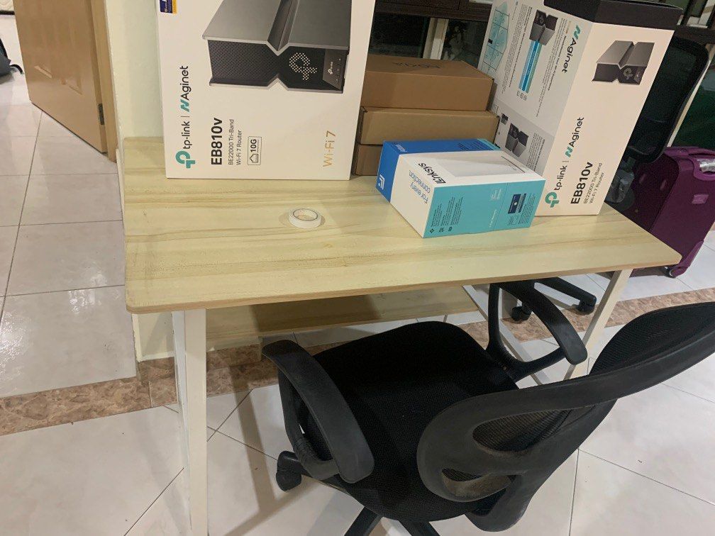 Study Tableee (Category: Tables & Sets) located in Singapore. Submitted by hybrid_store (Listing ID 1297206496, Image 1). Description: .