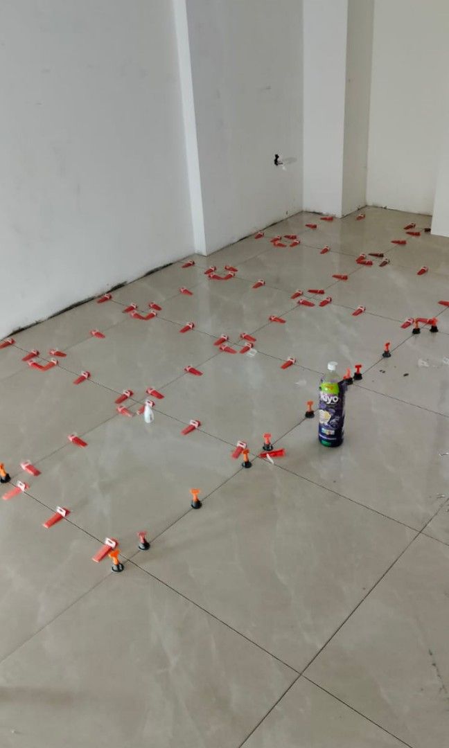 Tiling, overly tiling hdb house63109553469825112