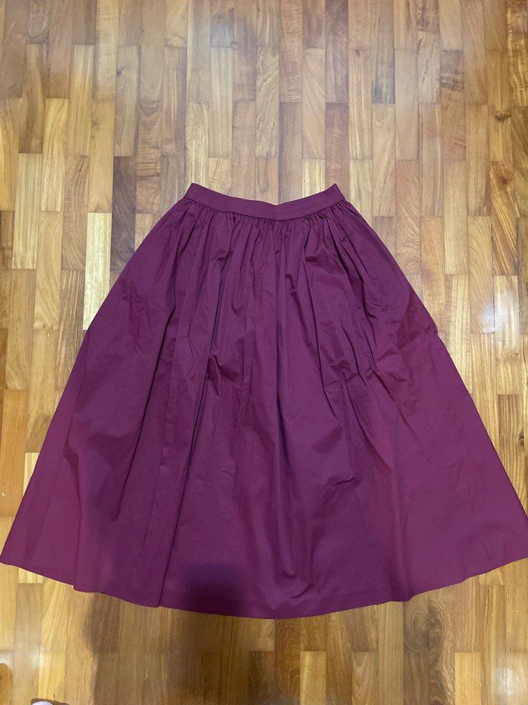 Uniqlo Maroon Circle skirt with pockets and lining