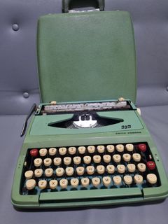 VINTAGE SCM Smith Corona Cougar Aqua Blue Portable Typewriter England