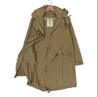 (Category: ) located in . Submitted by 97_thriftclothing (Listing ID 1297187411, Image 1). Description: .