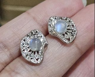 White Moonstone Clam Shell Earrings