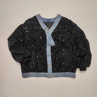 (Category: ) located in . Submitted by jp_outfits (Listing ID 1297346096, Image 1). Description: .