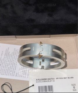 （分類：）位於 。 由 shouuuuuu 提交（商品編號 1297383317，圖片 1）。簡介： 。