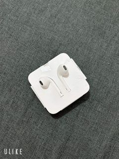 Apple headset with  jack adaptor