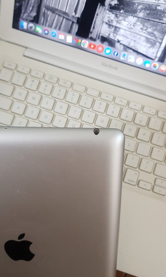 Apple iPad 2nd Gen For Your Kids (Category: iPad) located in Cavite. Submitted by jmy826 (Listing ID 1297370097, Image 2). Description: Apple iPad 2 For Kids 16GB Internal Wifi model Apple A5 Dual Core 9.7-inch LED Backlit Display in White Bezel Price: 2,400.0php. iPad comes with Original Apple Data Cable Descriptions, Smooth, touchy and responsive. All functions working. Power switch, vol rocker buttons, rotate/mute switch, home button, speaker,