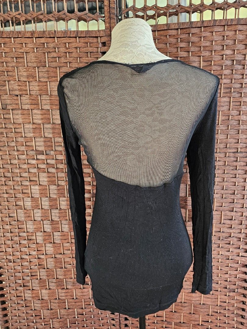 BCBG Max Azria lon sleeve sheer top (Category: Longsleeves) located in San Jose del Monte. Submitted by stellarbeauty (Listing ID 1297303504, Image 2). Description: personal preloved BCBG Max Azria long sleeve sheer top never used fits small to medium frame.