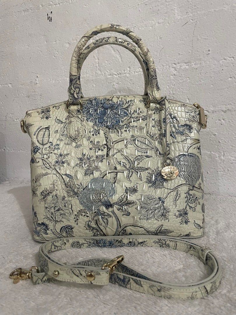 Brahmin bag (Category: Luxury Bags & Wallets) located in Cavite. Submitted by bagmarley (Listing ID 1297244101, Image 1). Description: Brahmin Bag Authentic Unused With sling.