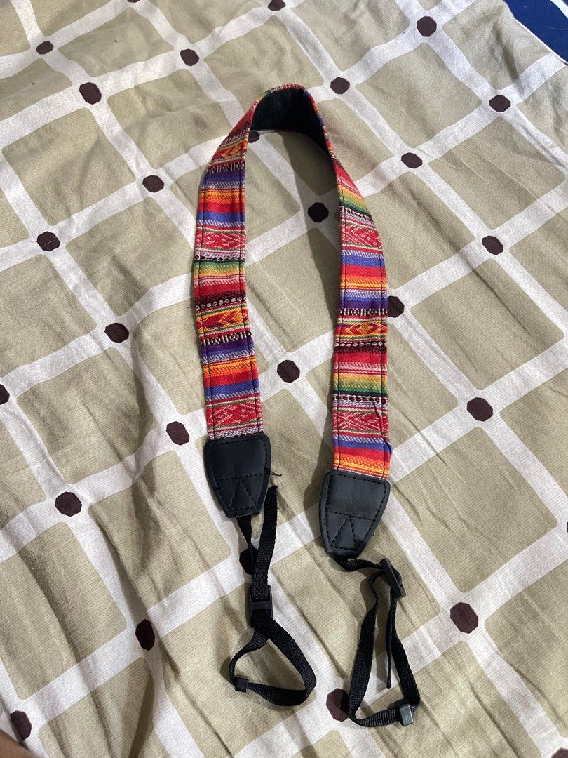 Camera strap (Category: Other Photography Accessories) located in Angono. Submitted by kasstuff (Listing ID 1297304920, Image 1). Description: Not using it anymore good as new.