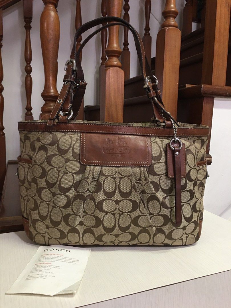 Coach Handbag, Women's Fashion, Bags & Wallets, Purses & Pouches