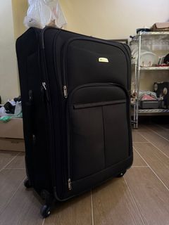Delsy spinner luggage. Large size. Soft cover