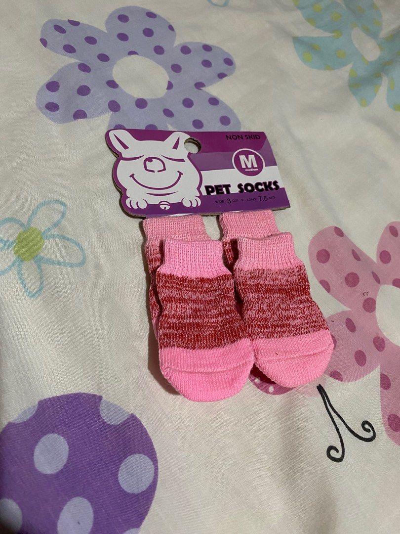 Dog socks (Category: Homes & Other Pet Accessories) located in Paranaque City. Submitted by declutterbyt (Listing ID 1297361014, Image 1). Description: RFS: Hindi kasya sa dog ko.