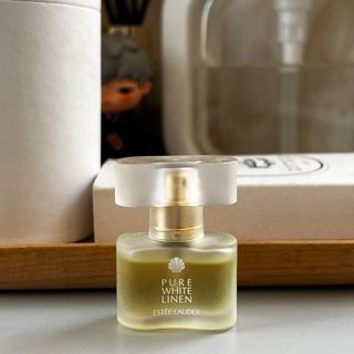 Estee Lauder Perfume — Pure White Linen 4mL