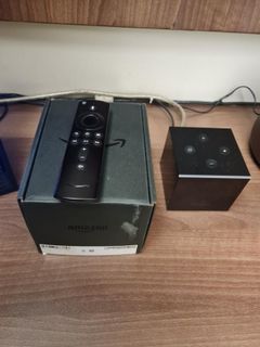 Fire TV Cube (1st Gen), hands-free with Alexa and 4K Ultra HD and 2nd Gen Alexa Voice Remote - Previous Generation