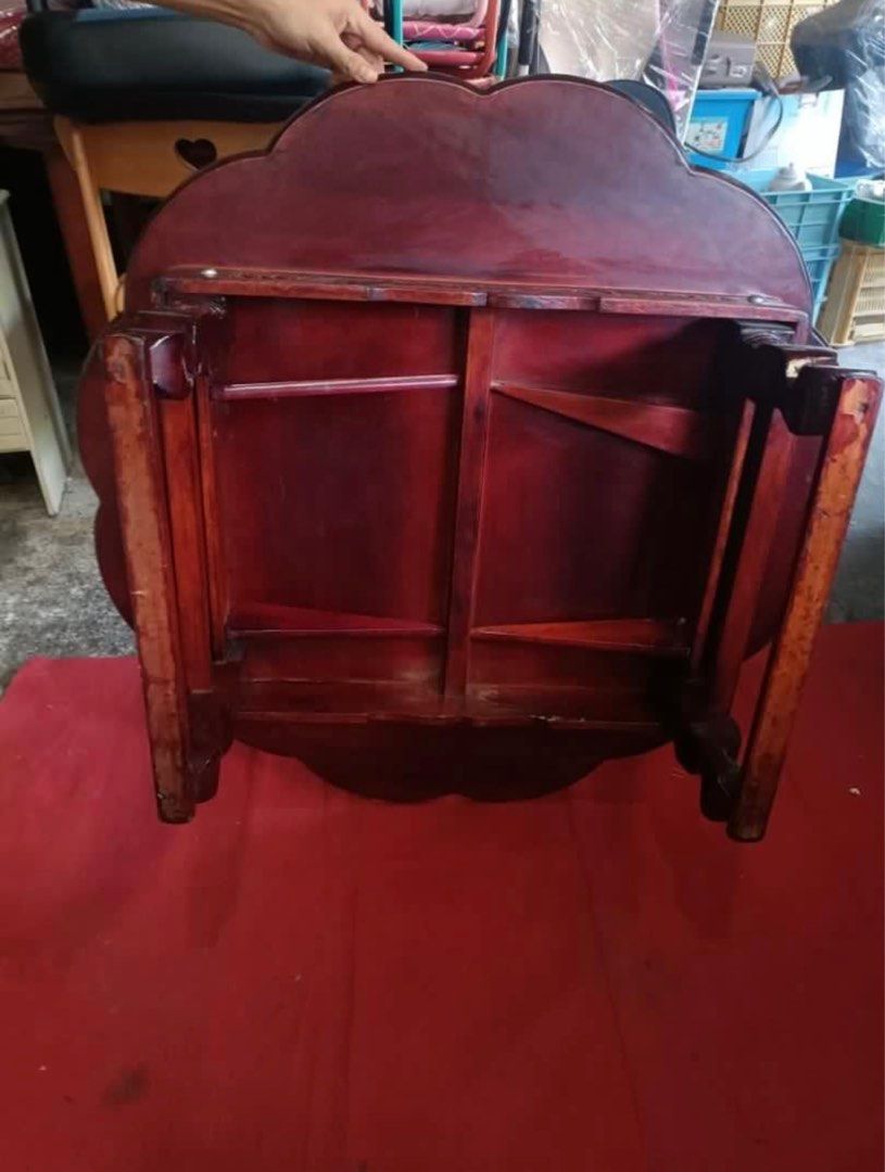 Folding Table / Coffee Table (Category: Coffee & Tea Tableware) located in Quezon City. Submitted by heartsamu (Listing ID 1297348263, Image 2). Description: .