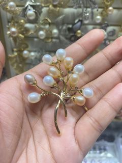 Freshwater pearl Brooches