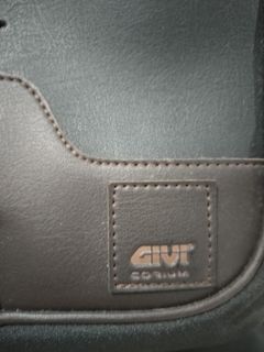 Givi Corium w/ Givi Saddle Strap Saddlebag Classic Motorcycle