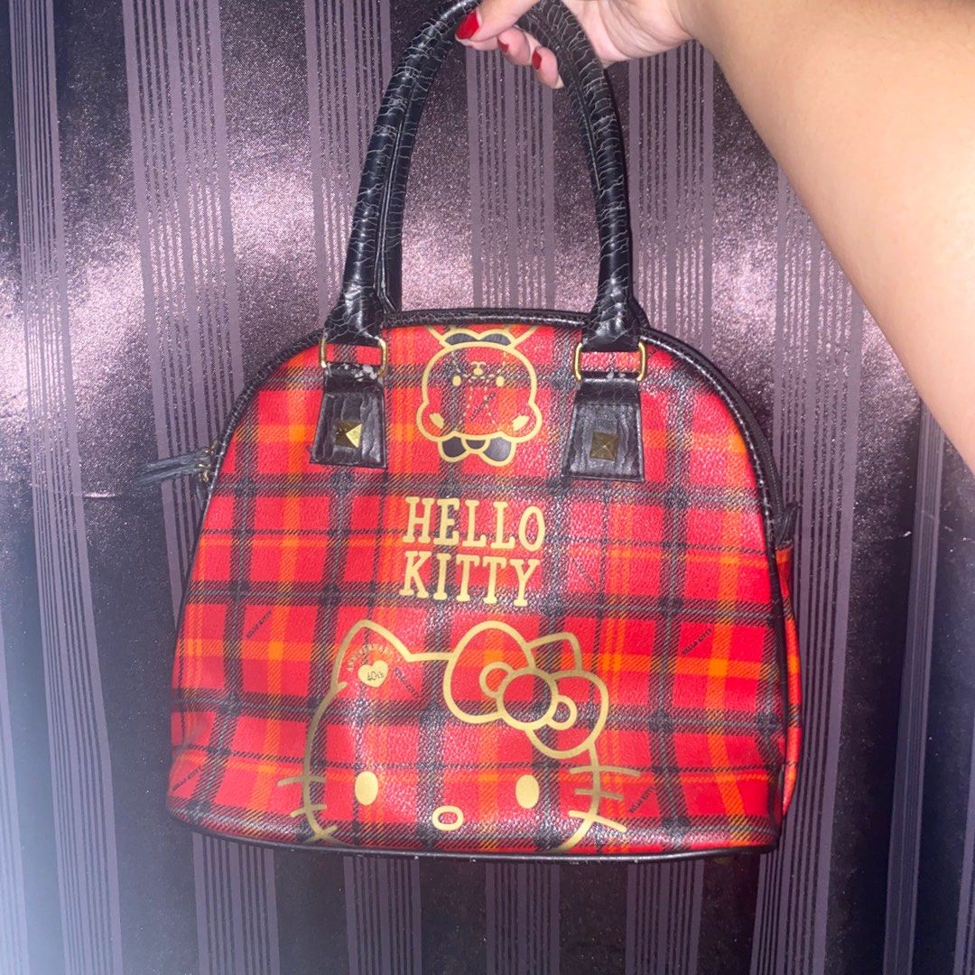 Hello Kitty Bag (Category: Shoulder Bags) located in Santa Rosa. Submitted by anikpixiedreamgirl (Listing ID 1297267847, Image 1). Description: authentic minimal flaws (can be seen in pictures).