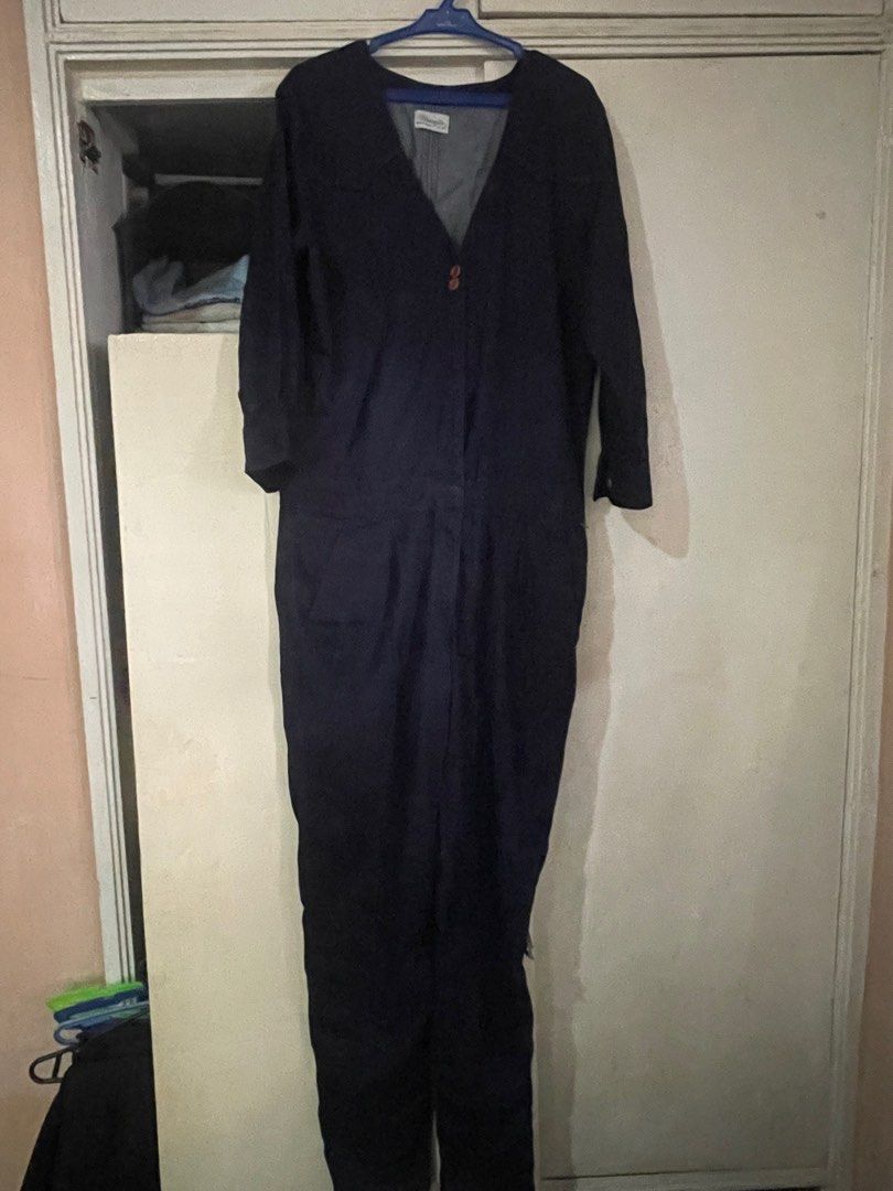 Jumpsuit for men (Category: Sets & Coordinates) located in Paranaque City. Submitted by justjuddee (Listing ID 1297331282, Image 1). Description: Jumpsuit for men Waistline: 30 -32.
