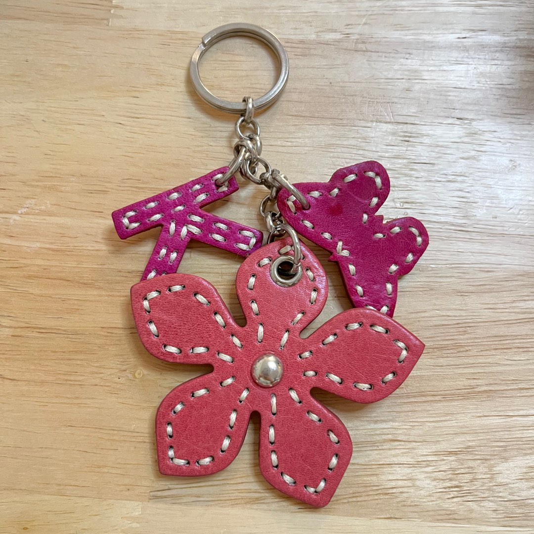 Kenzo keychain, 名牌, 飾物及配件- Carousell